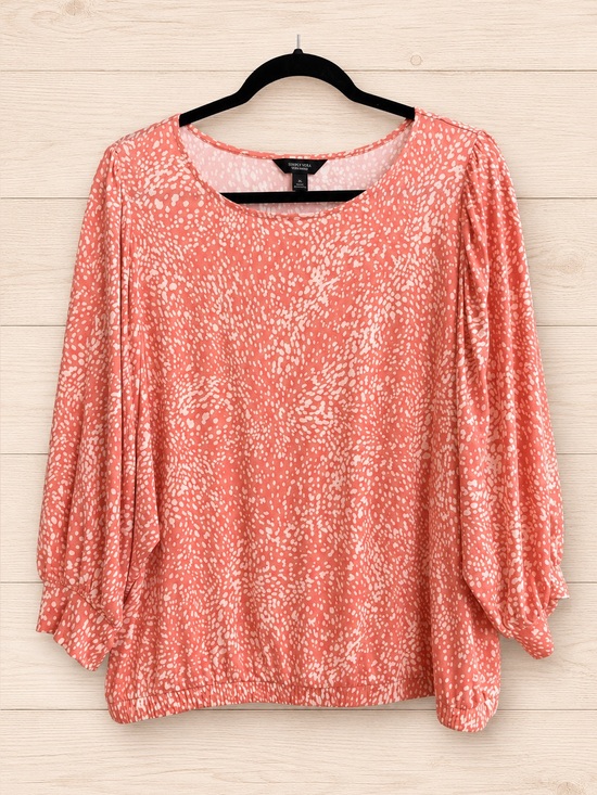 Simply Vera Vera Wang Tops - Simply Vera Vera Wang Coral Polka Trim Top